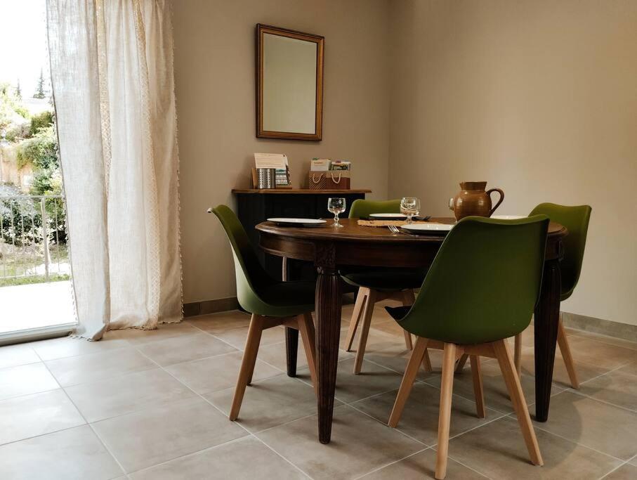 Charmante Maison Avec Jardin Aux Portes Des Gorges De L'Ardeche Saint-Julien-de-Peyrolas Экстерьер фото